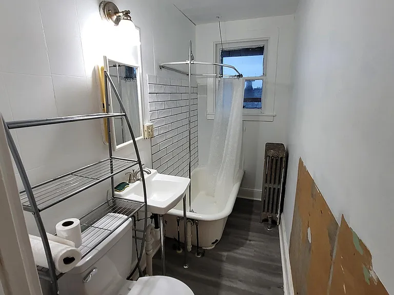 324 Spring St #3 — Photo 10