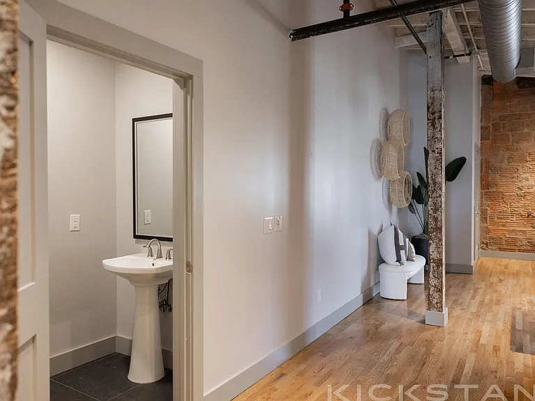 1209 Gadsden St — Photo 6