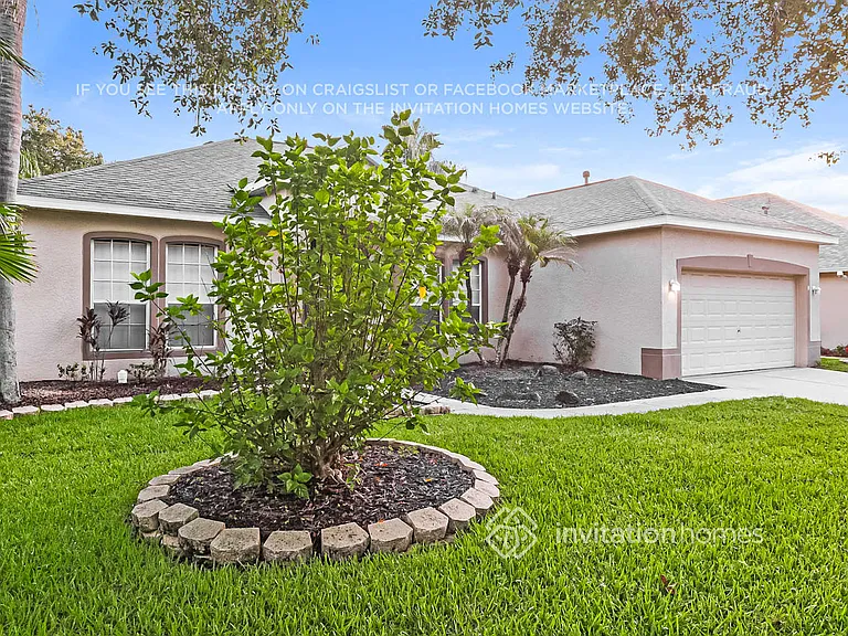 1613 Loriana St — Photo 3