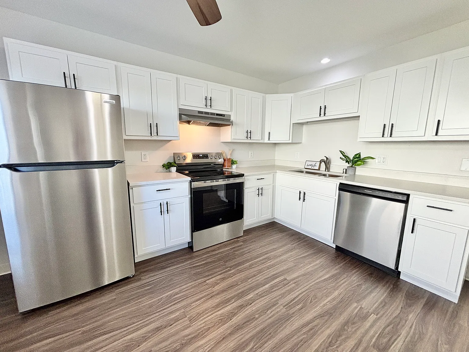 2 bed, 1.5 bath, 1000 sqft, $1,675 — Photo 1