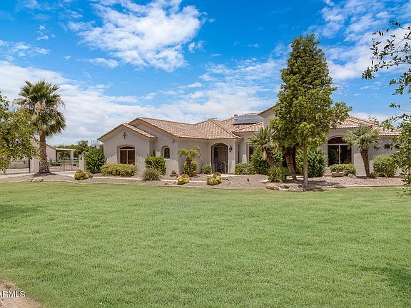 3rd image of 3360 E ARIANNA Court