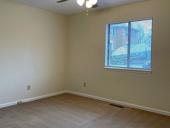 4th image of 369 Gibson Ln #14