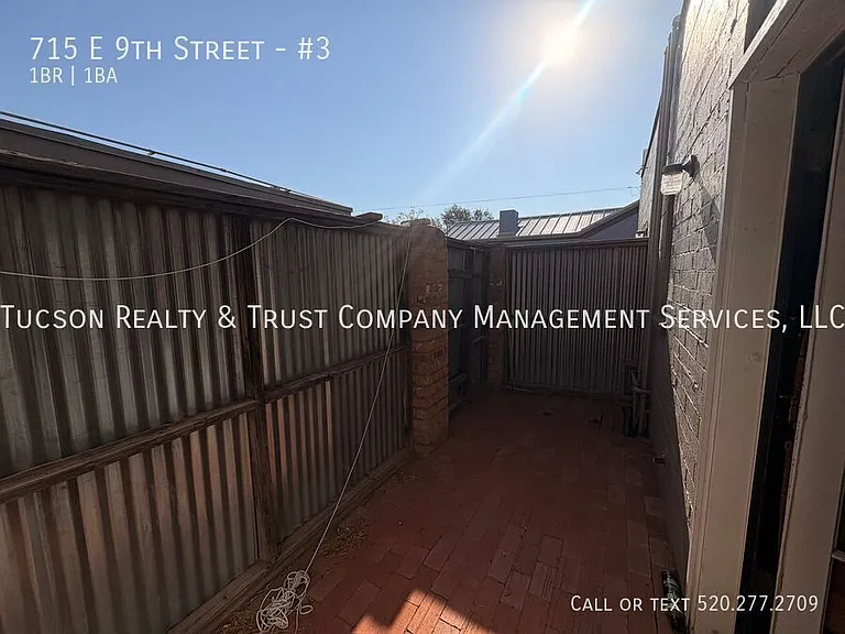 715 E 9th St #3 — Photo 8