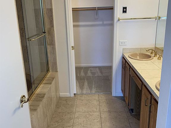 5th image of 902 W Glendale Ave Unit 211
