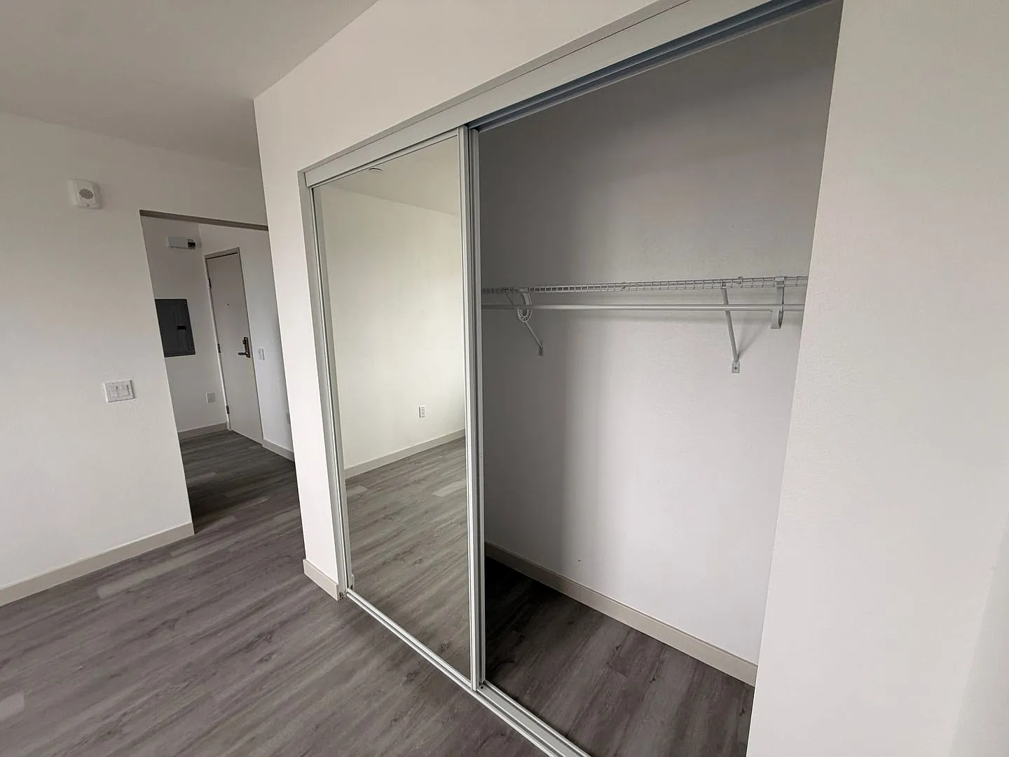 2403 Clyde Ave — Photo 3