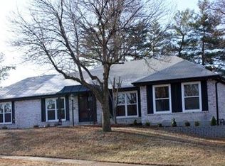 1355 Willow Brook Dr, Saint Louis, MO 63146