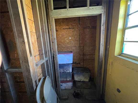 4th image of 1822 Lizardi St