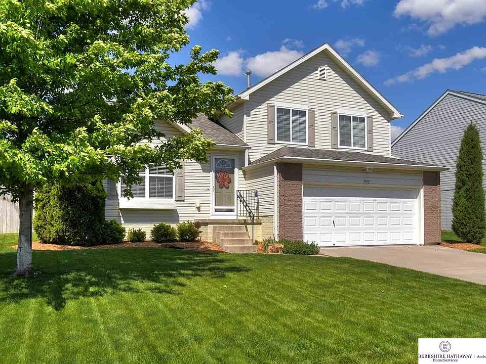 1st image of 7922 S 156th Ave