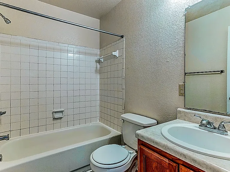 Taylor Way Apartments — Photo 14