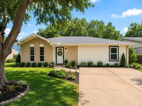 5011 Brisbane Dr, Houston, TX 77048