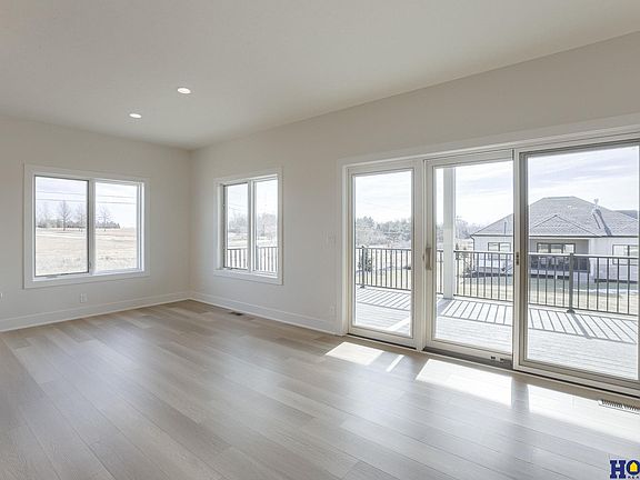 4th image of 9755 Hillcrest Trl