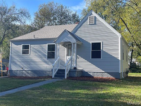 2nd image of 22 Stanwood Dr