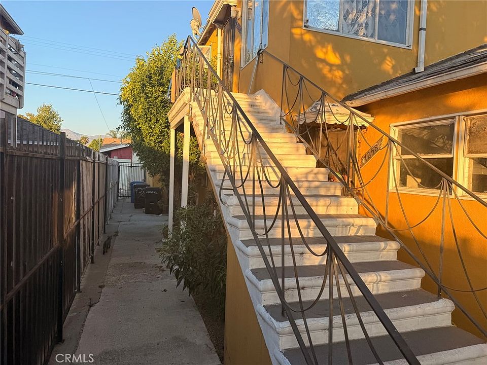 2nd image of 7256 Vineland Ave #4