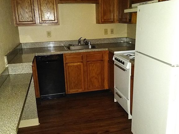 2nd image of 347 S Upper St #16