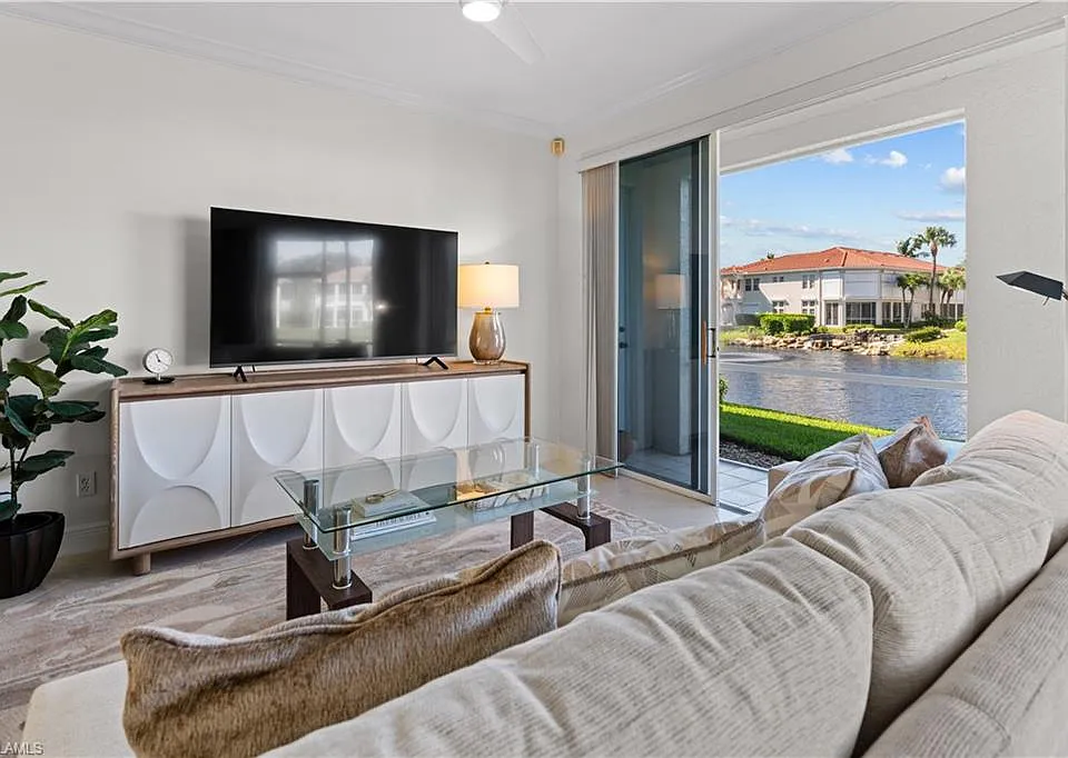 800 L Ambiance Cir #106