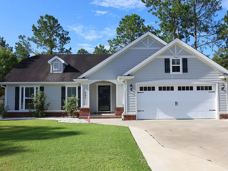 901 Sugarberry Dr — Photo 1