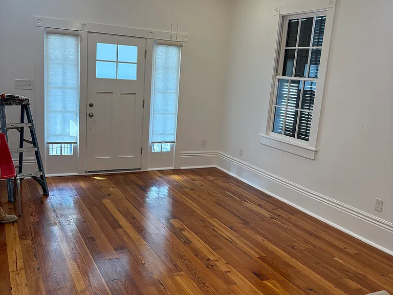 2262 Carondelet St — Photo 2