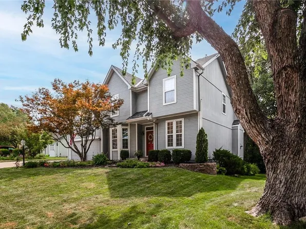 3120 Lakeview Cir, Leavenworth, KS 66048