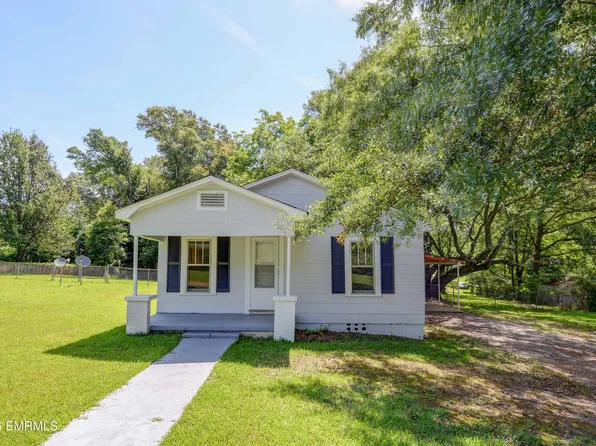568 Center Ave S, Philadelphia, MS 39350