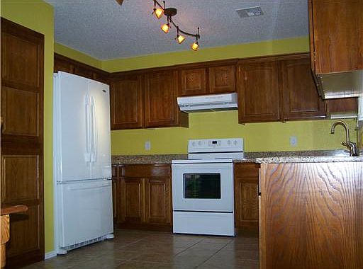 3rd image of 3406 East Dr