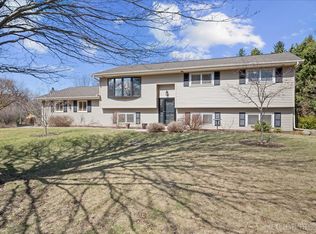 38W648 Foxwood Ln, St Charles, IL 60175