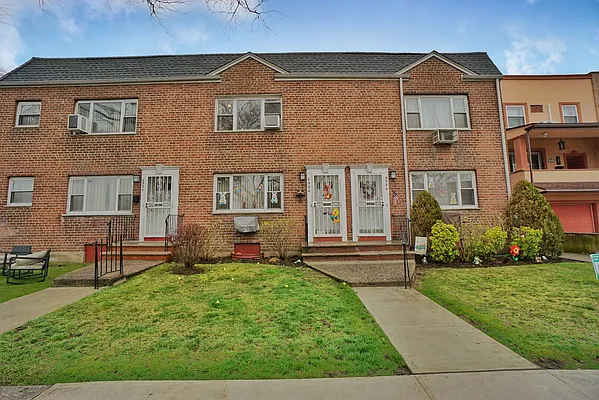 Sold by Four Seasons Realty Co. | media 39