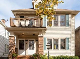 1318 Wayburn St, Grosse Pointe Park, MI 48230