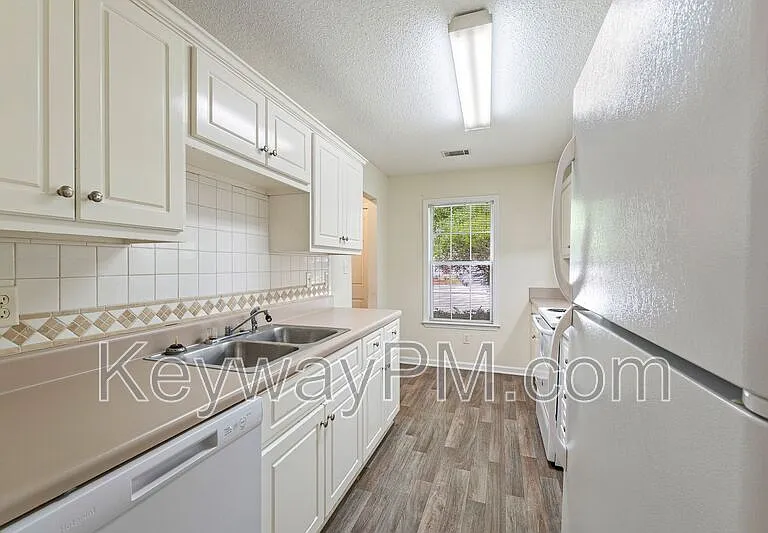 3060 Abba Dr — Photo 4