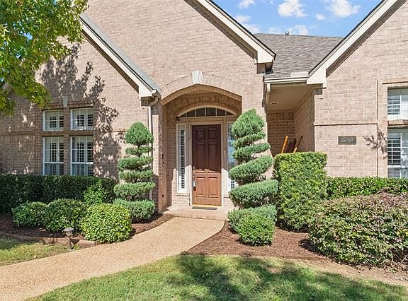 2nd image of 2707 Queen Elaine Dr
