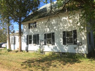 15 Mackenzie Dr, Newport, ME 04953