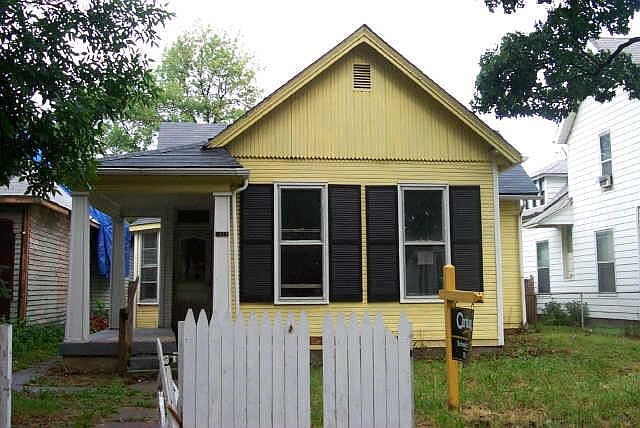 1st image of 1118 E Tecumseh St