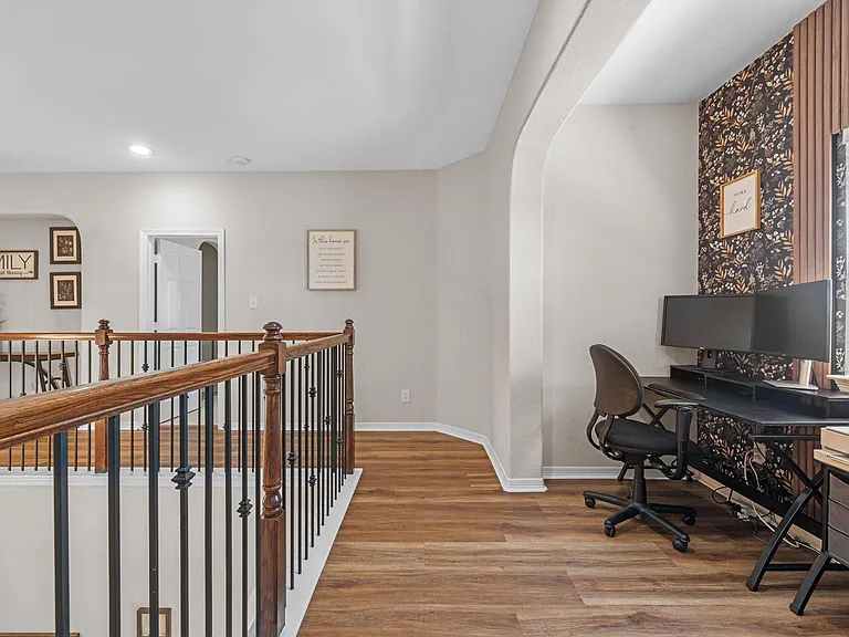 2153 Summit Mist Dr — Photo 32