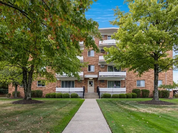 521 Tollis Pkwy APT 385, Broadview Heights, OH 44147