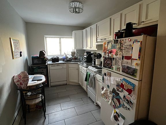 4th image of 39 Selkirk Rd #3