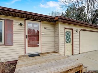 943 Cass Pl, Lake Mills, WI 53551
