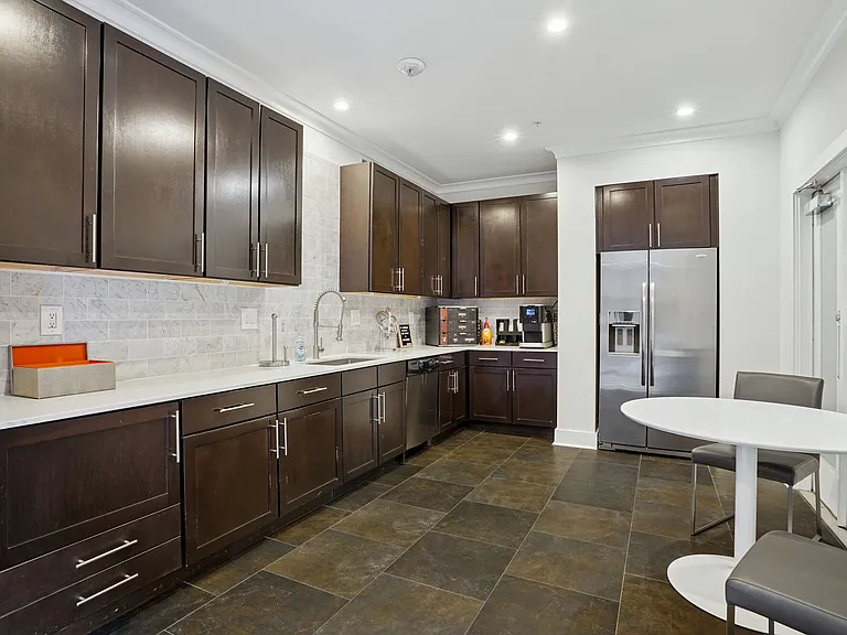 Carrara at Cole — Photo 34