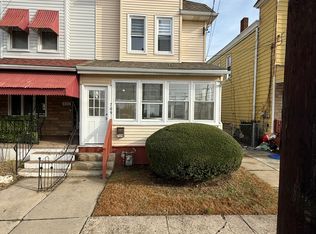 709 Bath St, Bristol, PA 19007