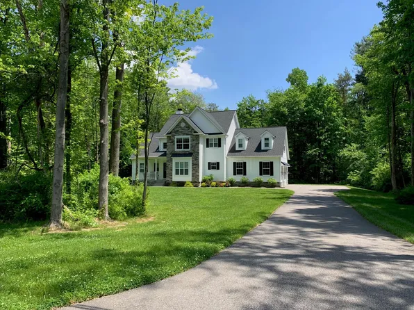17835 English Dr, Chagrin Falls, OH 44023