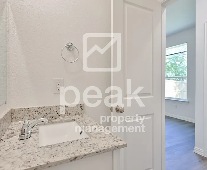 302 Byron St — Photo 12