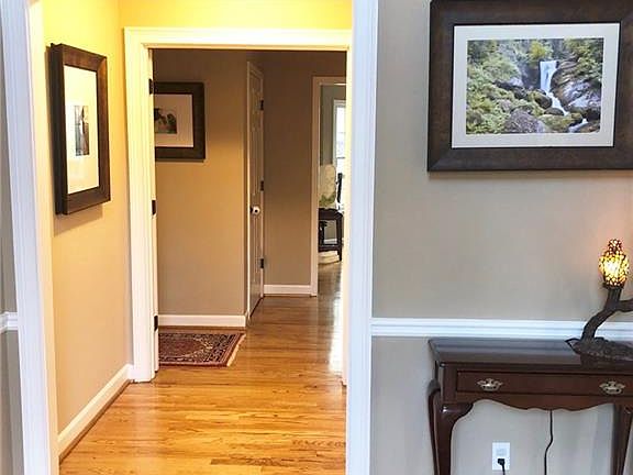 4th image of 3006 Creekside Way