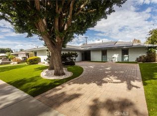 521 W Memory Ln, Santa Ana, CA 92706