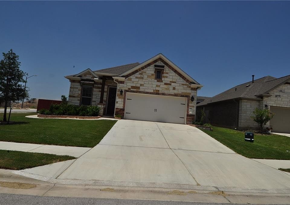 1st image of 804 Centerra Hills Cir