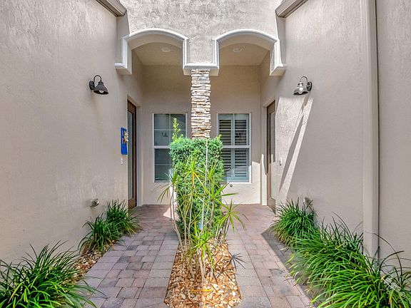 4th image of 7811 Sondrio Way