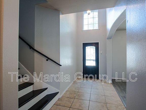 3rd image of 1105 Concan Dr