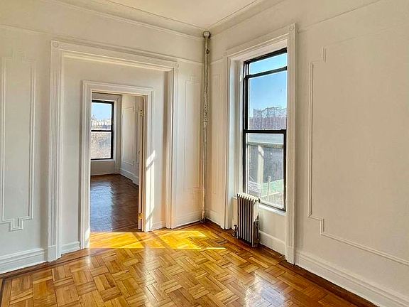4th image of 1039 Bedford Ave #C1