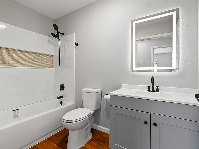 804 Avenue B — Photo 24