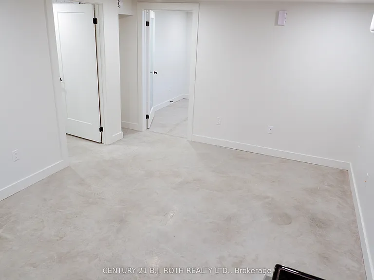 1370 Killarney Beach Rd #207 — Photo 6