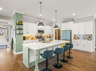 1713 NE Ravenwood Dr, Lees Summit, MO 64086