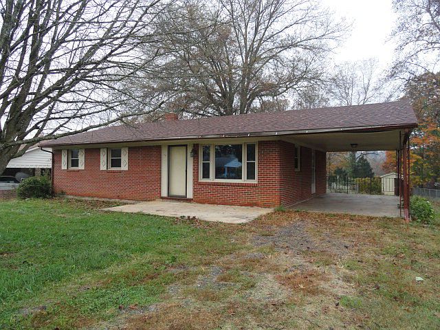 1st image of 140 Meadowbrook Ln