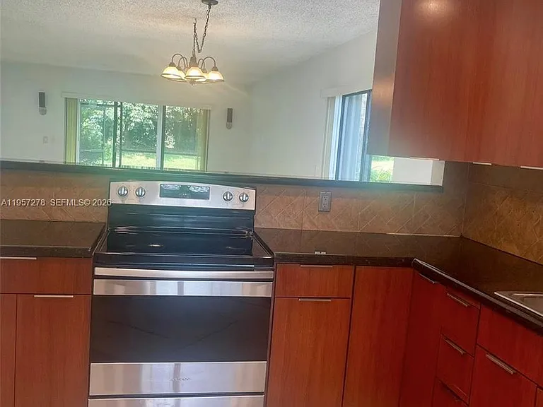 403 Lakeview Dr #106 — Photo 3